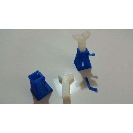 CAVALLETTI IN PLASTICA PER MODELLI SCALERR 1/10 kit 4 PEZZI